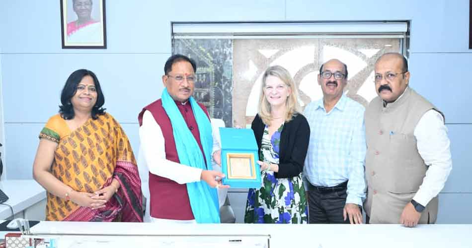 रायपुर : मुख्यमंत्री श्री विष्णु देव साय की पहलःस्वस्थ माताएं, स्वस्थ बच्चे और कुपोषण मुक्त छत्तीसगढ़ के लिए बनेगी समन्वित रणनीति