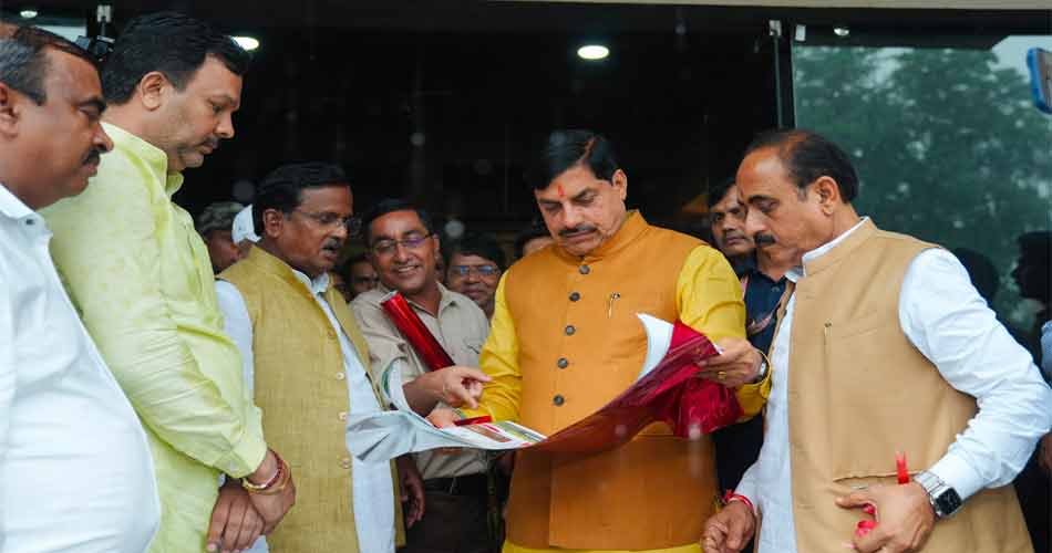 मुख्यमंत्री डॉ. यादव ने निर्माणाधीन रेप्टाइल पार्क एवं अनुसंधान केंद्र का किया निरीक्षण