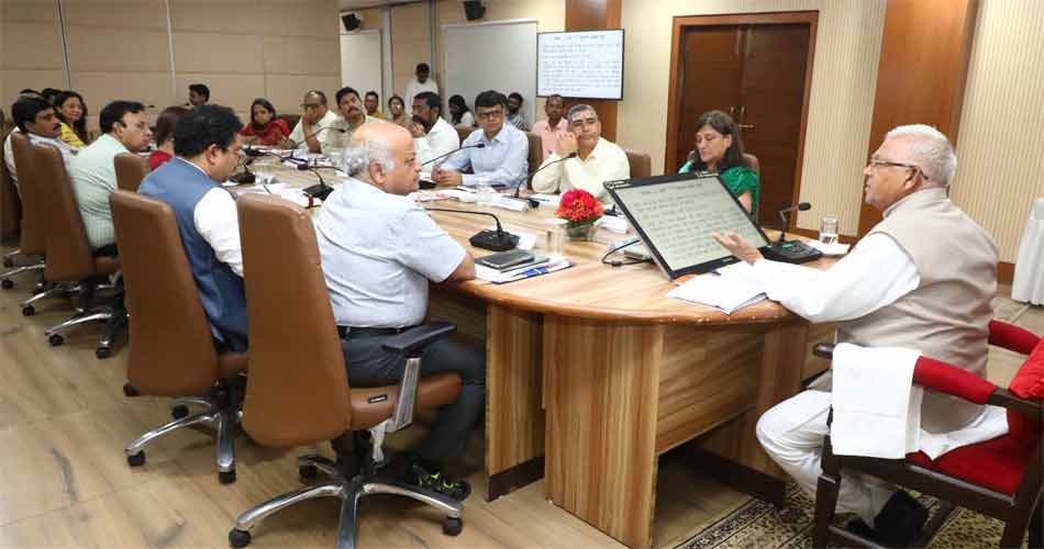 वन अधिकार अधिनियम का क्रियान्‍वयन समन्‍वय से करें: राज्यपाल श्री पटेल